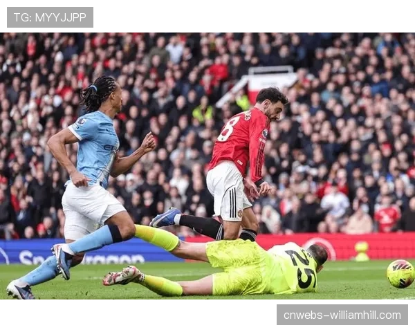 半场：曼联多次攻势被吹，曼城门前风声鹤唳