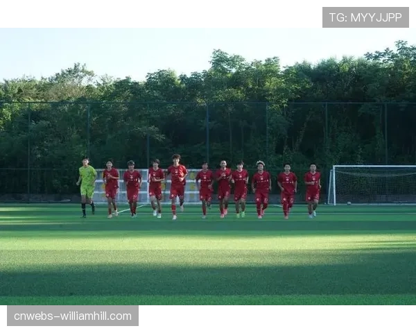 前国脚祁宏出狱九年深耕青训,满头白发出任校园足球推荐官开启新篇章 前国脚祁宏出狱九年深耕青训,满头白发出任校园足球推荐官开启新篇章