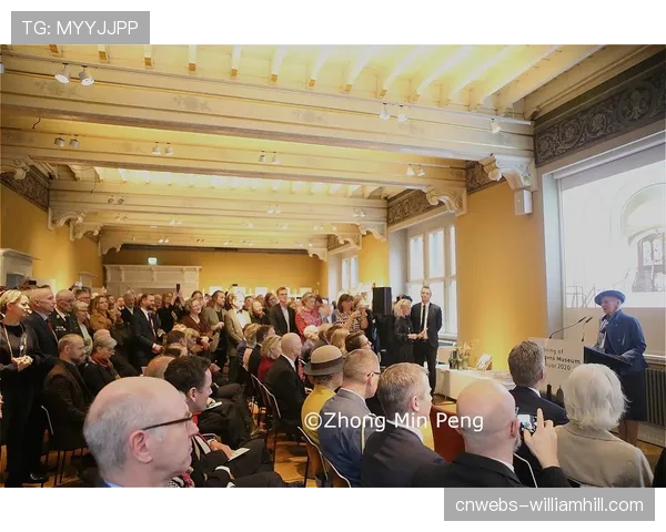 西甲传奇球星耶罗出席马德里足球博物馆新展区开幕仪式